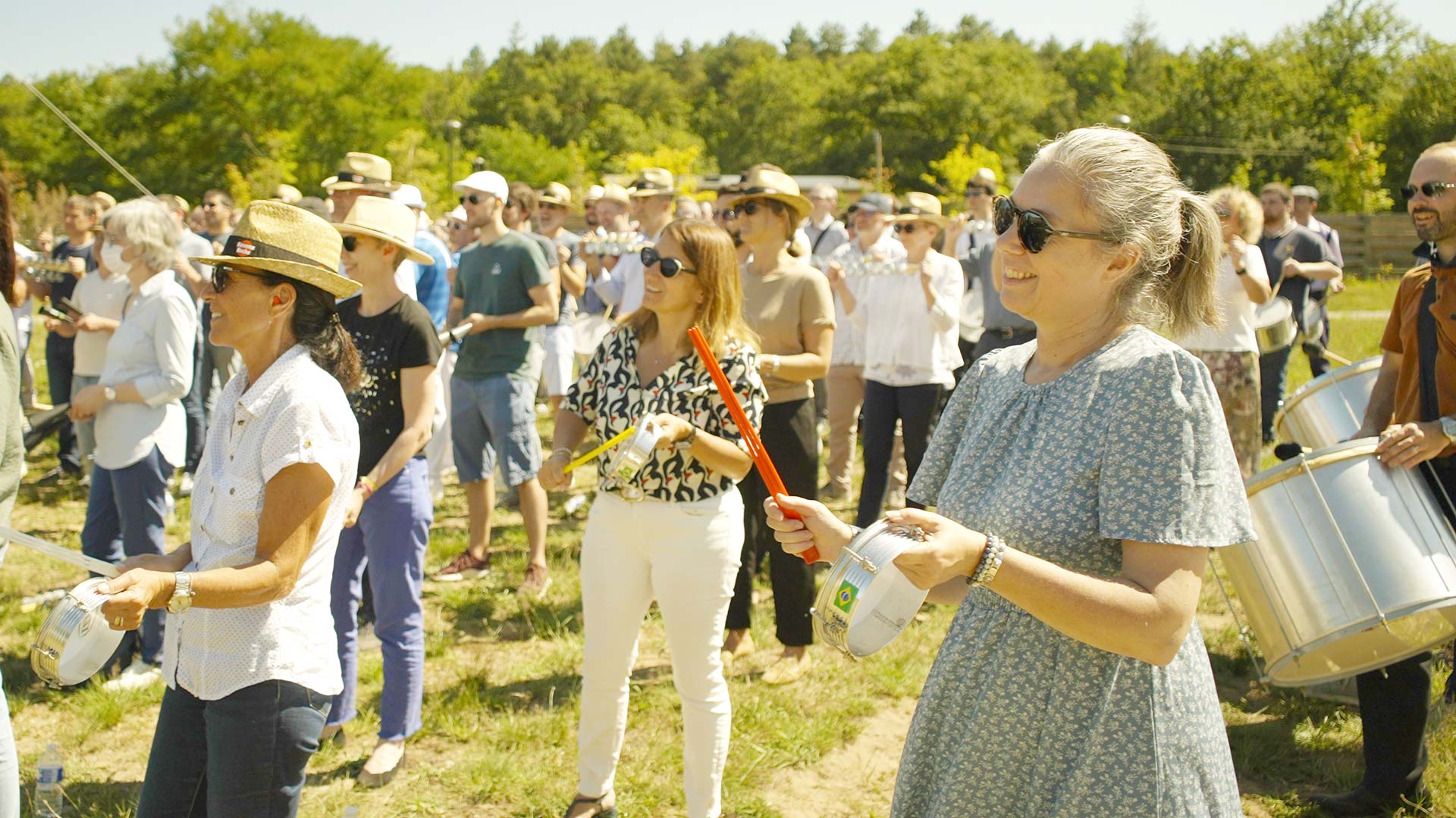 Team building percussions brésiliennes en entreprise, séminaire